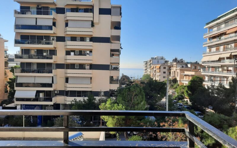 ΔΙΑΜΕΡΙΣΜΑ ΣΤΟ ΠΑΛΑΙΟ ΦΑΛΗΡΟ
